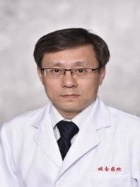 李中伟