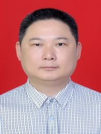 黄育驰
