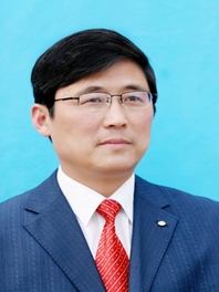 王立新