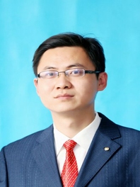 李伟