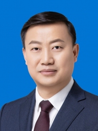 李伟