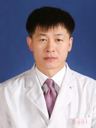 李灿