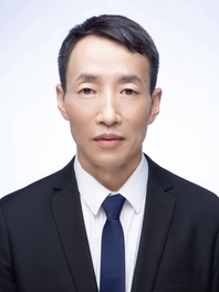 王新辉
