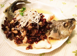 扁豆大枣蒸鲈鱼