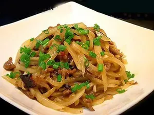 萝卜丝炒牛肉丝