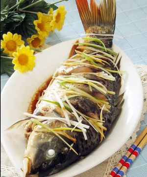 清蒸鲤鱼