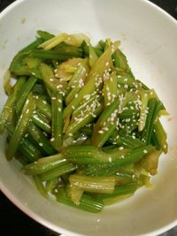 凉拌芹菜