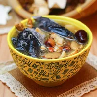 黄芪乌鸡汤
