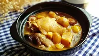 板栗煲鸡汤