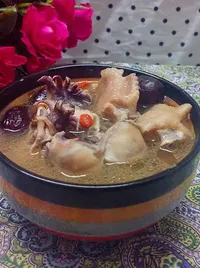 墨鱼炖鸡