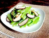 芹菜炒香菇