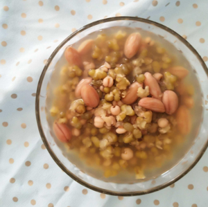 绿豆花生米粥