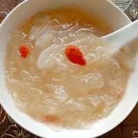 百合银耳羹