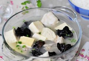 木耳豆腐汤