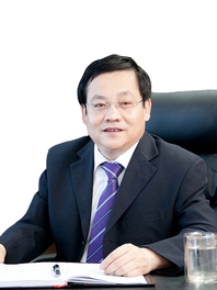 卢士平