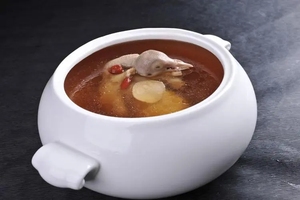 双钩牛膝乳鸽煲