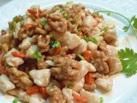 桃仁枸杞鸡丁