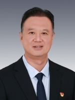 闫新