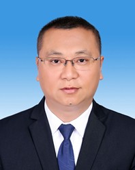 李华