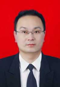 龙伟