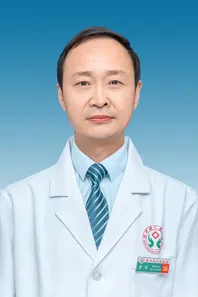 李伟