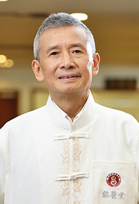 龚智