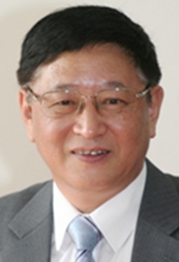 虞坚尔