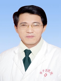 梁明