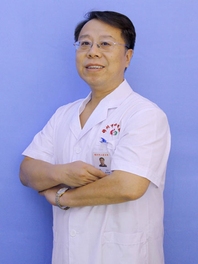 张卓新