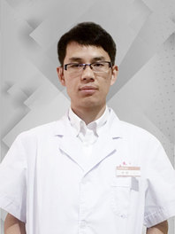 李巍