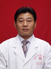 何英