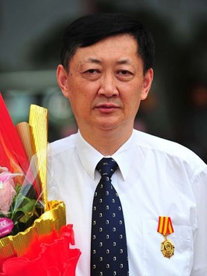 张尤历