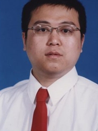 何斌