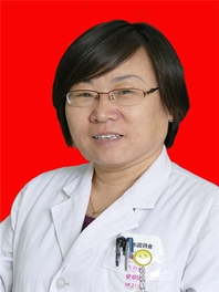 何萍