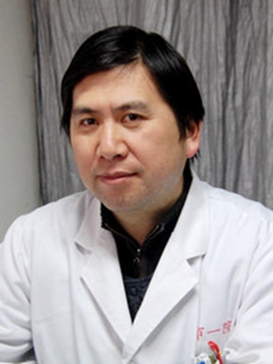 李盈龙