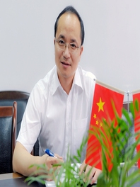 何建国