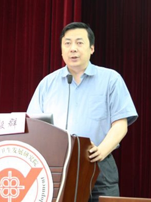 陆毅群