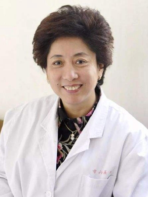 何萍青
