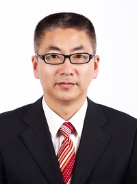 王国新