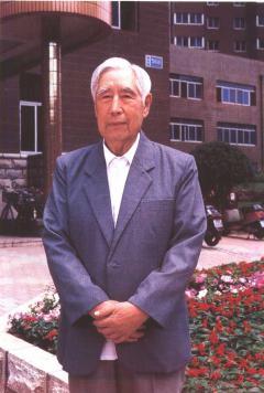 贲子明
