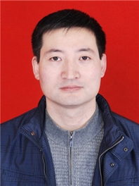 李力
