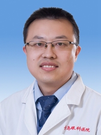 李君