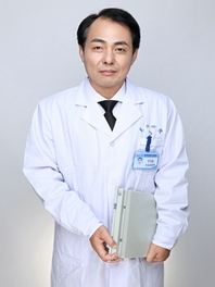 潘效明