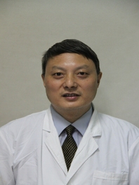 官昌伦