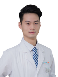 李小伟