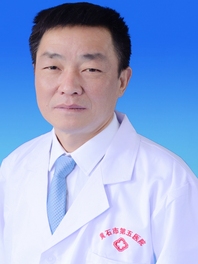 万皎